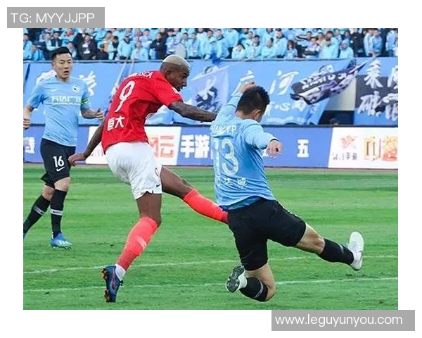 足球明星热议当今最佳球员表现与成就引发的精彩讨论